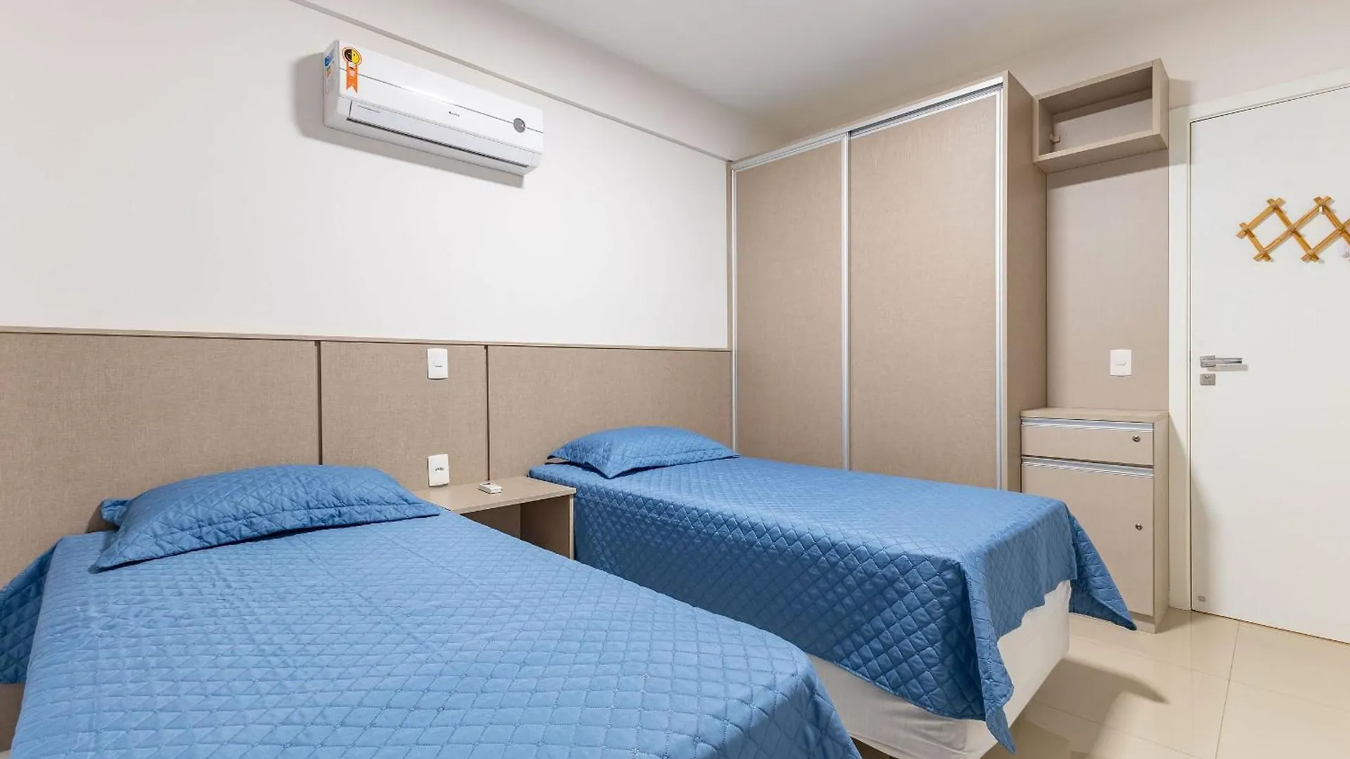 Aconchegante Apartamento Em Condominio Com Piscina Bombinhas 0*,  Brasil