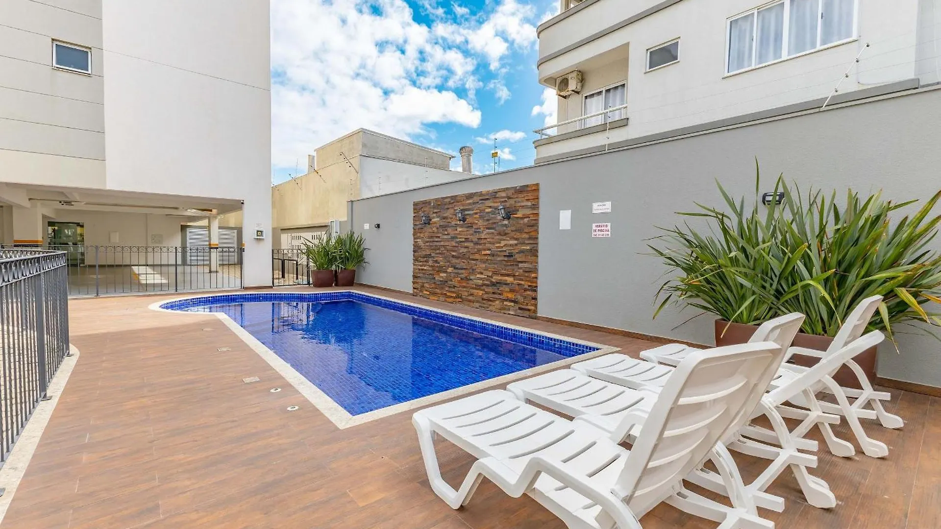Aconchegante Apartamento Em Condominio Com Piscina Bombinhas